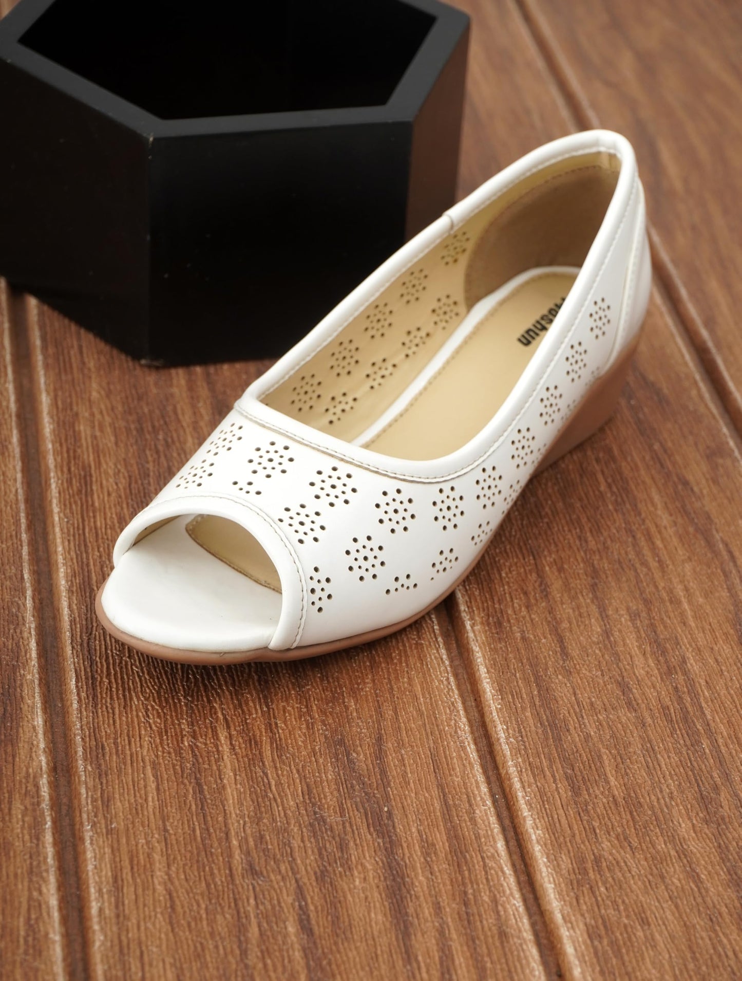 Moshun Women’s Peep Toe Belly Flats, (White)