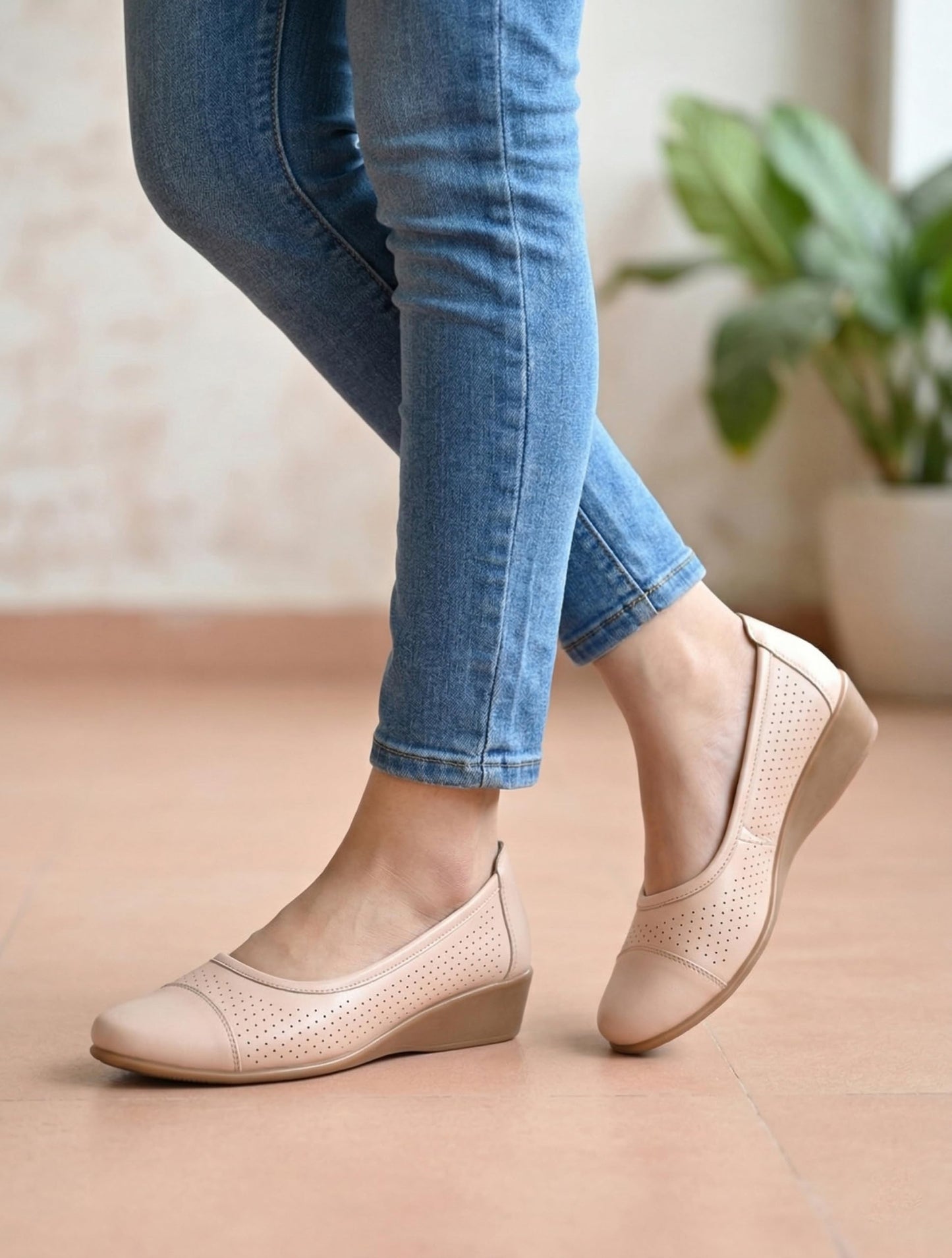 Moshun Women’s Closed Toe Belly Shoes, (Baby Pink)